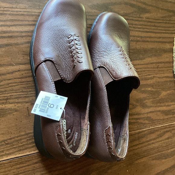 Woman’s brown size 9W cobbie cuddler brown leather slip ons new with tag no box - Picture 9 of 9